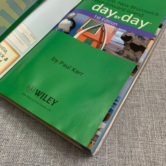 Frommers Day By Day 1st Edition Travel Guide Book With Foldout Map - Picture 2 of 5